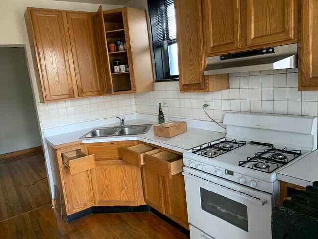 Building Photo - 3402 N Ashland Ave