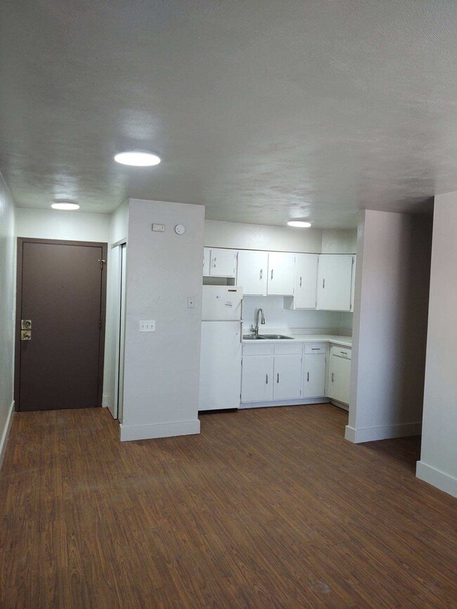 Building Photo - Dakota Bend I & II