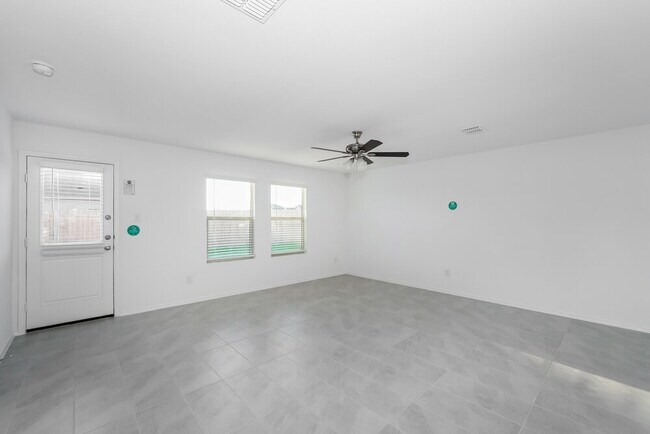 Building Photo - 8413 High Robin Ave
