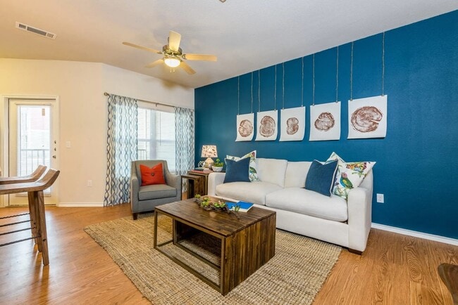 Building Photo - Villa Espada