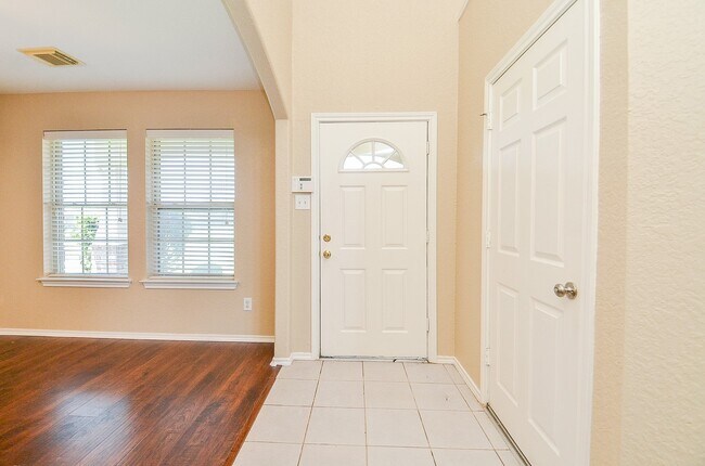 Building Photo - 6419 Bennington Springs Dr