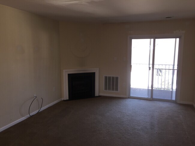 Foto del edificio - 35 Christine Dr