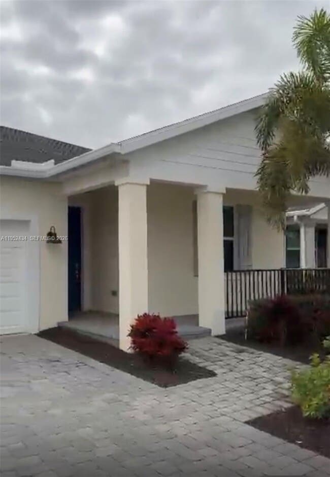 Foto del edificio - 6712 Cloverdale Ave