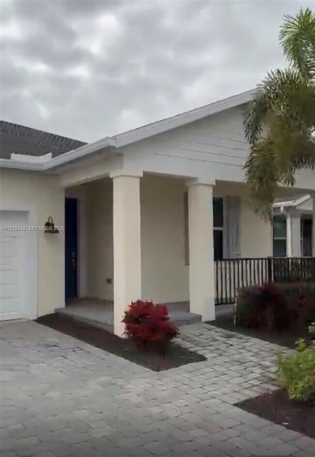 Building Photo - 6712 Cloverdale Ave