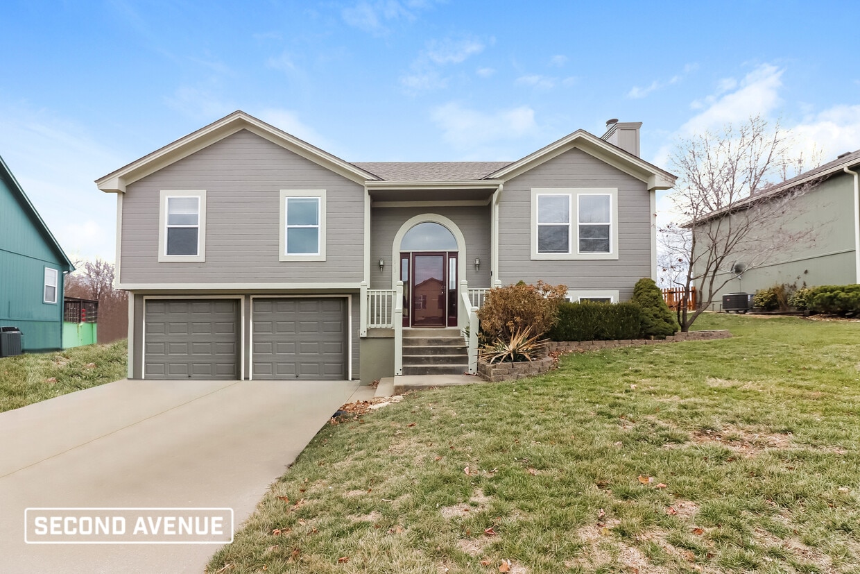 1903 Chestnut Dr, Pleasant Hill, MO 64080 House for Rent in Pleasant