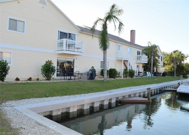 Foto del edificio - 6151 Estero Blvd