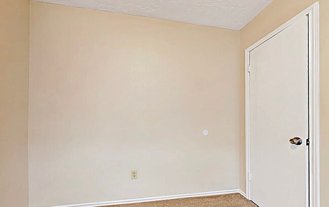 Foto del edificio - Spacious 3-Bedroom House with Cozy Living Spaces