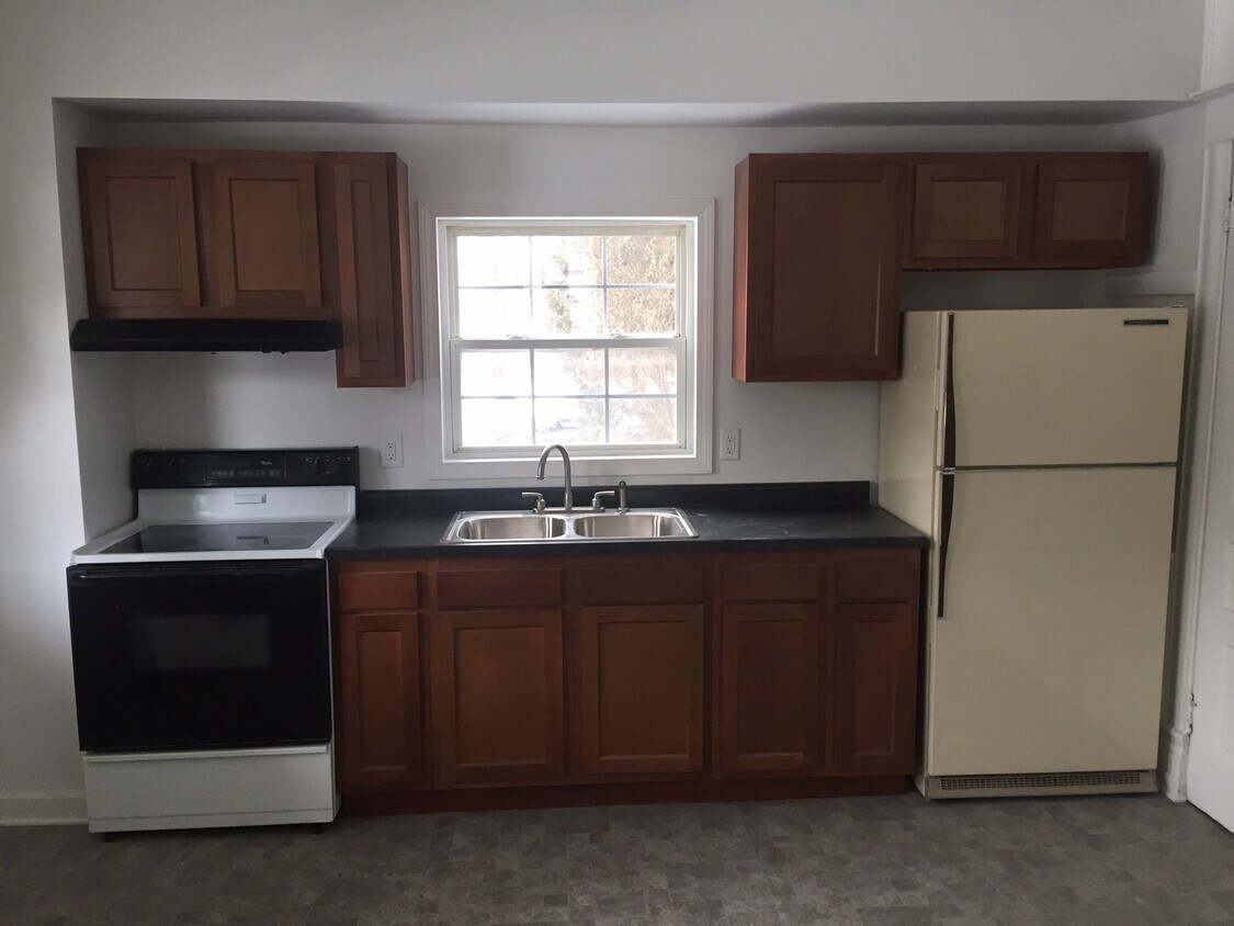 686 Lake Street, Kalamazoo, MI 49001 Townhome Rentals in Kalamazoo MI