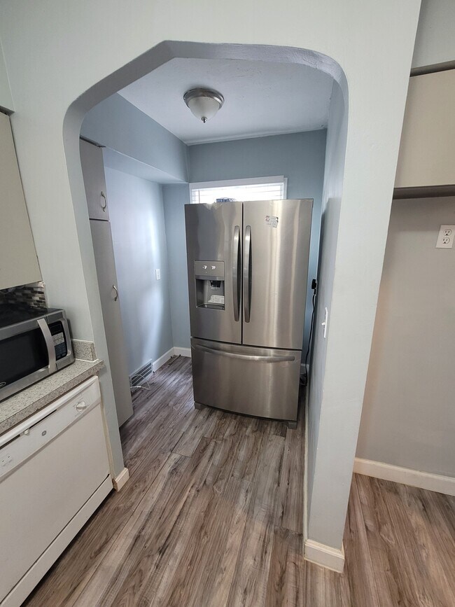 Foto del edificio - 3598 Raymont Blvd