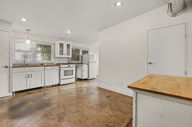 Building Photo - Mother-in-law Suite in Platte Park