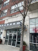 Building Photo - 6 S Laflin St