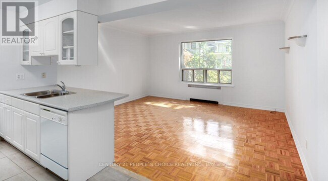 Photo du bâtiment - 875 Avenue Rd