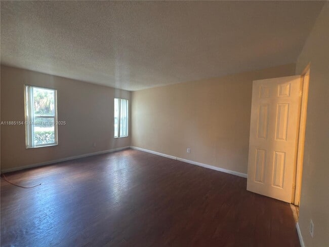 Foto del edificio - 2800 NW 56th Ave