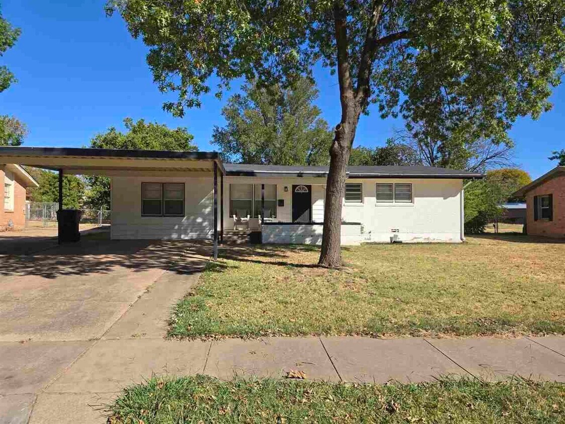 Foto principal - 4511 Spencer Dr