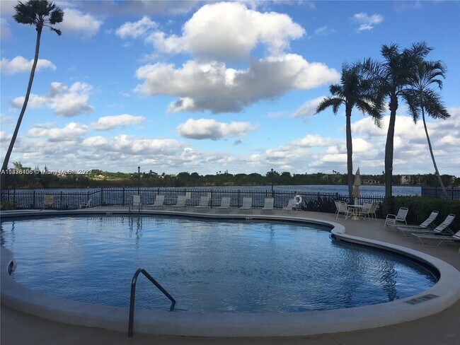 Building Photo - 20135 NE 3rd Ct