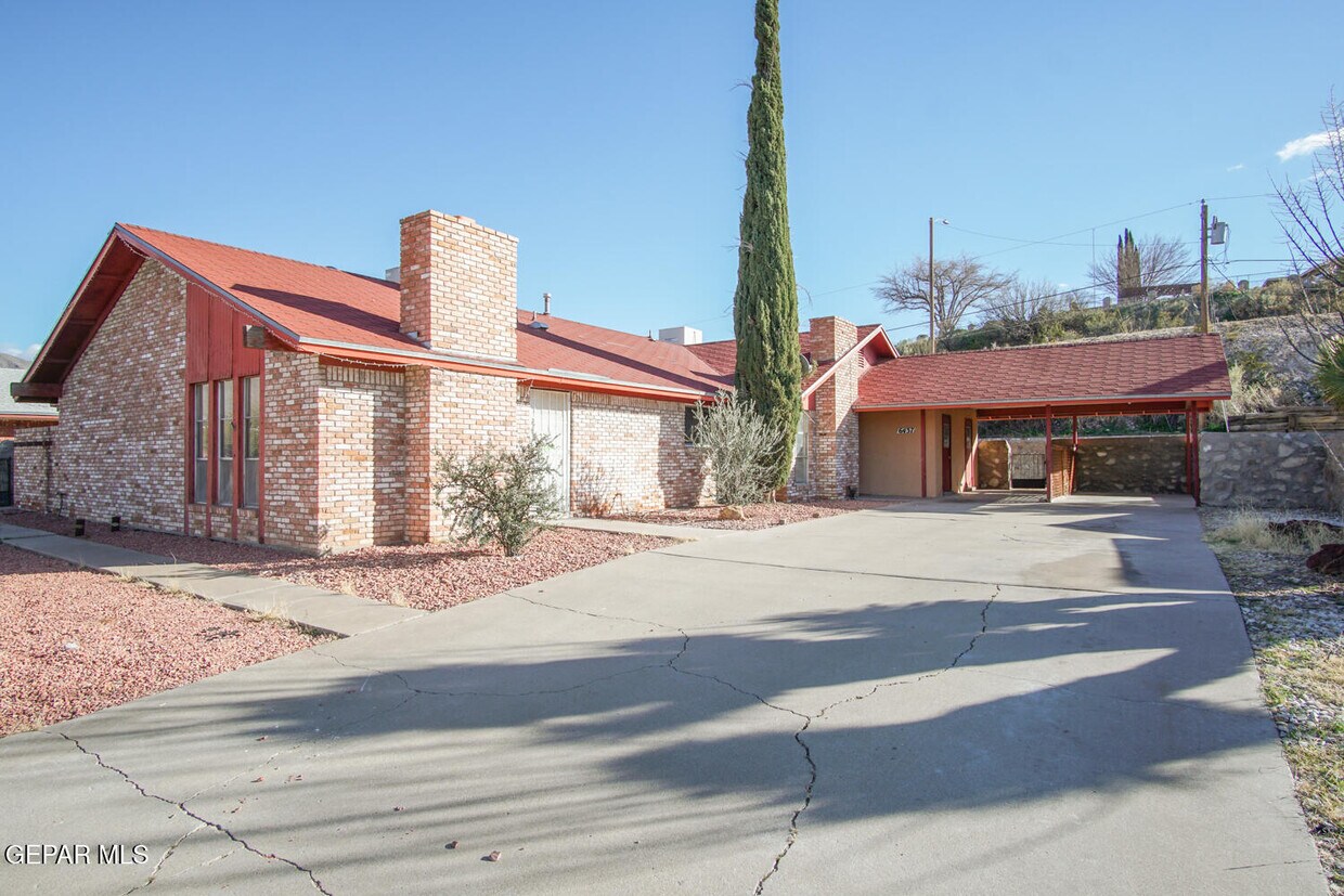 Foto principal - 6437 Pizarro St