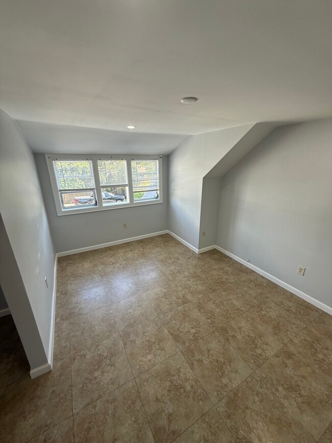 Building Photo - 1410 SW 19th Ter