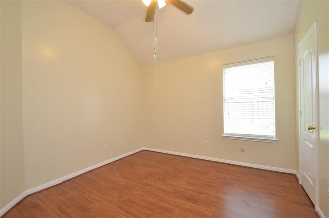 Building Photo - 518 Jay's Ln