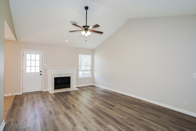 Foto del edificio - 7405 E Winchester Dr