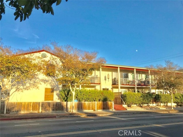 Building Photo - 2300 Oak St