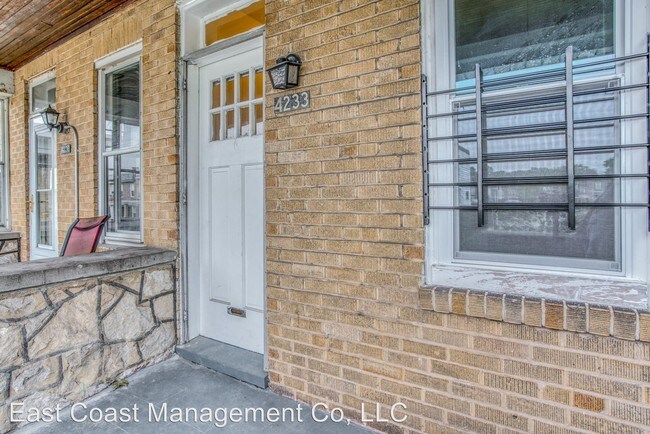 Foto del edificio - 3 br, 2 bath House - 4233 Nicholas Ave