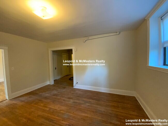 Foto del edificio - 93 Longwood Ave