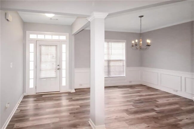 Building Photo - 2389 White Alder Dr NE