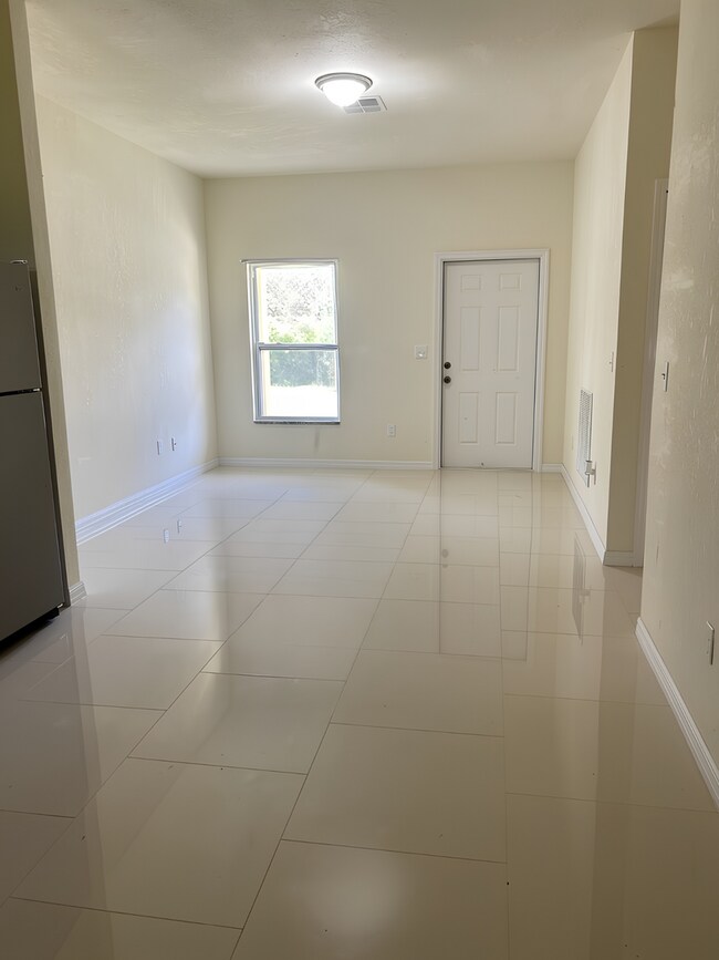 Foto del edificio - 3212 Oleander Dr
