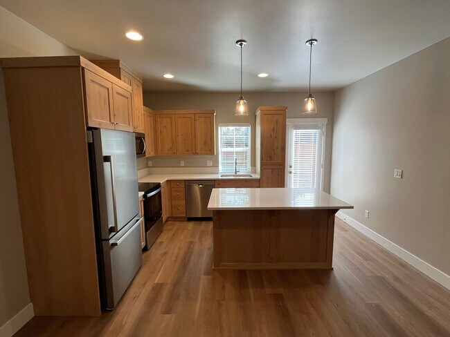 Foto del edificio - New Construction Townhome in NW Bend
