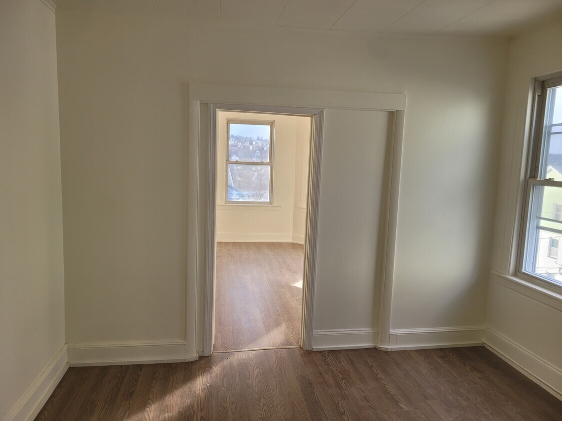 Primary Photo - 83 Southview St