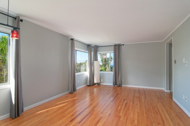 Building Photo - 4560 Narragansett Ave