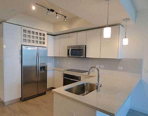 Foto del edificio - 999 SW 1st Ave