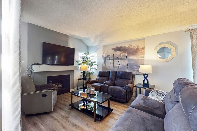 Foto del edificio - Fantastic 2 Bedroom / 2 Bathroom Condo nex...
