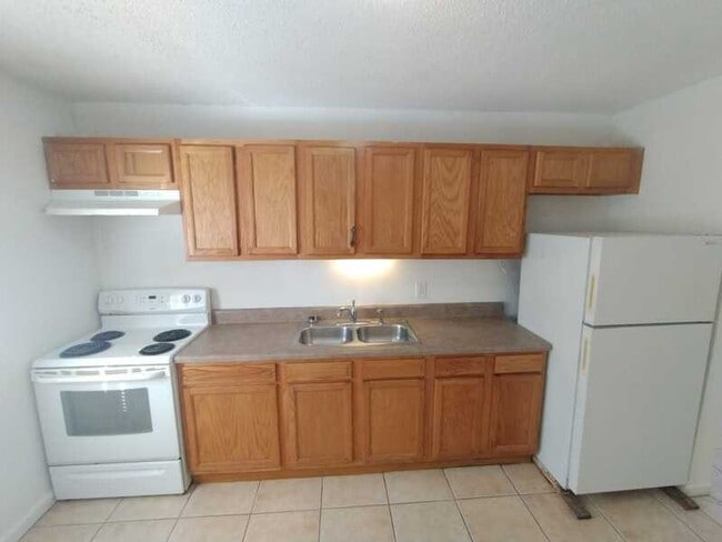 Building Photo - 5168 Admiral Dr