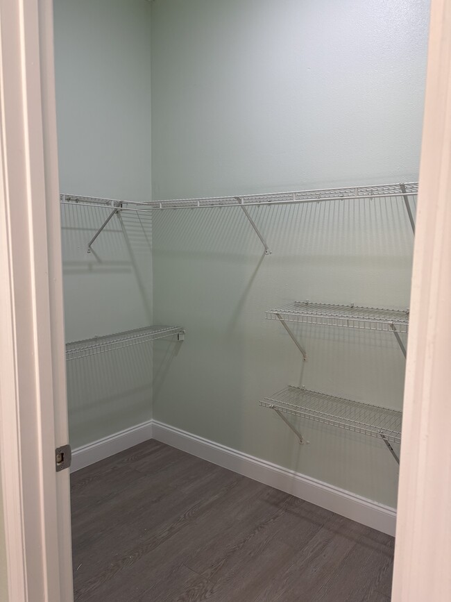 Building Photo - 136 Reserve Cir