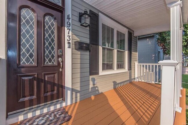 Building Photo - Fantastic 2bd/2ba home! Coming soon!