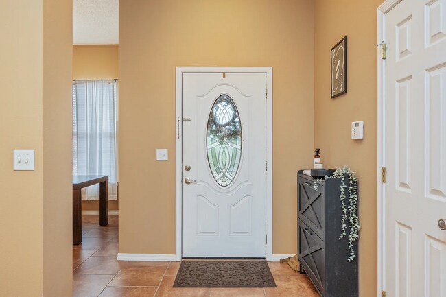 Foto del edificio - 4 Bedroom 2 bathroom