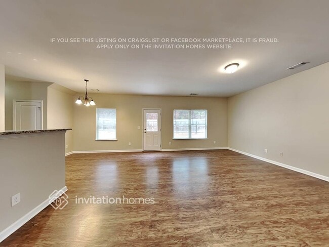 Foto del edificio - 490 Village Broad St