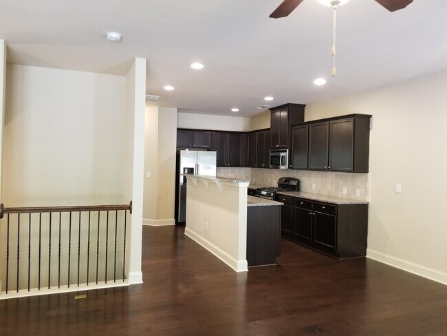 Foto del edificio - 3199 Hallmark Ln NE
