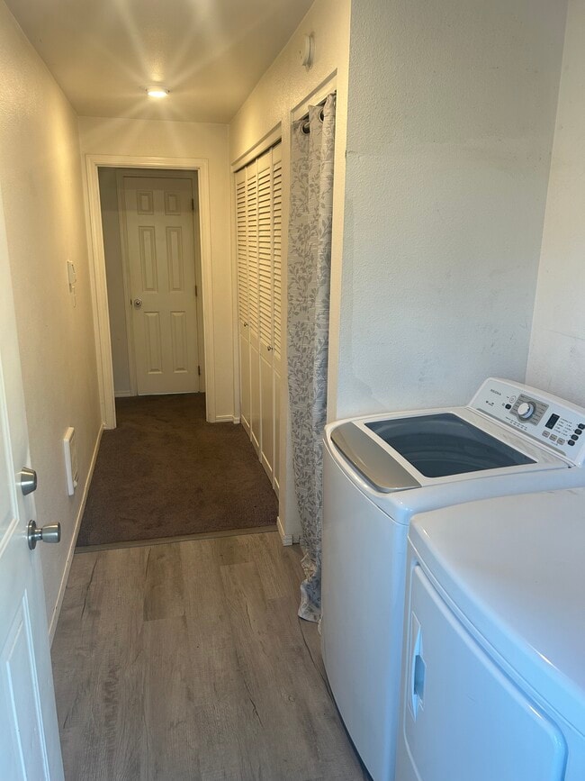 Building Photo - 28430 16th Ave S