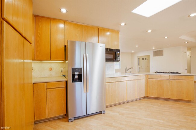 Building Photo - 3 br, 2 bath House - 1575 Via Paloma