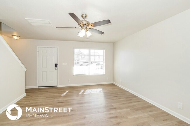 Foto del edificio - 7151 Forest Willow Ln