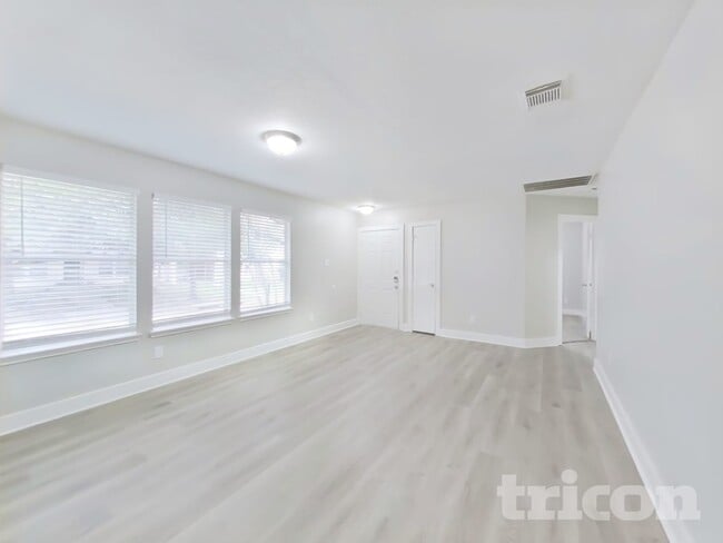Building Photo - 18835 Atasca Oaks Dr