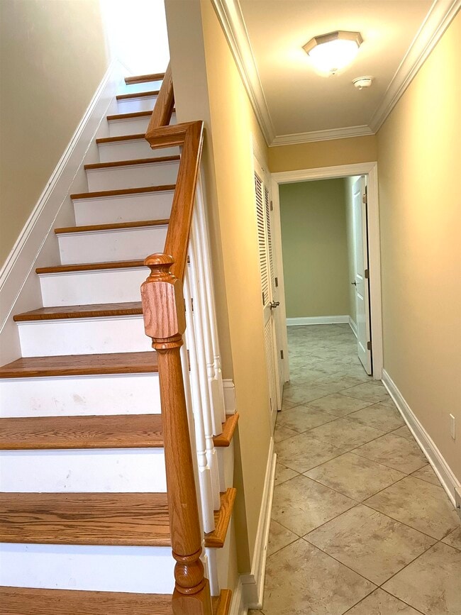 Building Photo - 734 County Ave