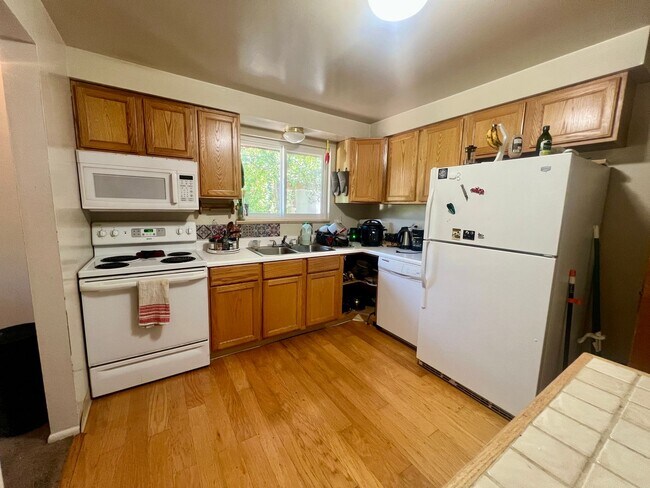Foto del edificio - 2547 S Williams St