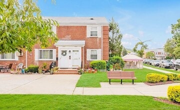 Building Photo - 245-24-245-77 77th Crescent