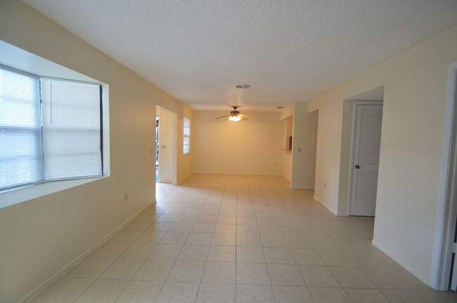 Foto del edificio - 3 B/2B 1st floor condo in Baywood Meadows!...