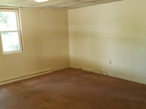 Building Photo - 570 Harmony Ave