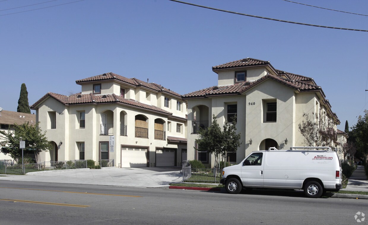 Building Photo - 920-984 S Highland Ave