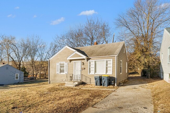 Building Photo - Beautiful 2 Bedroom 1 Bathroom house in Kansas City!